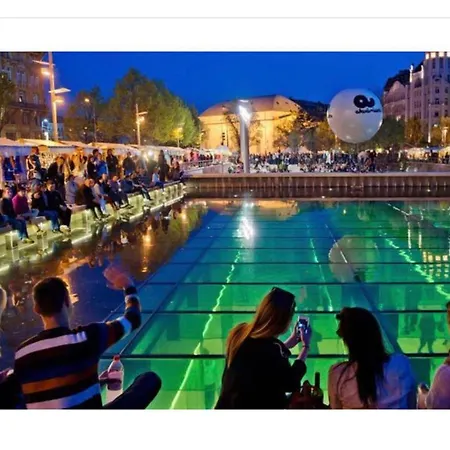 City Center-deak Ter *